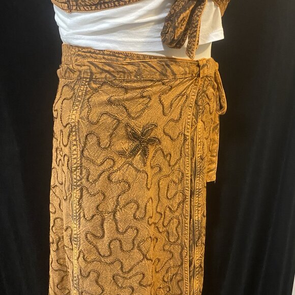 You Are Incredible🤎 Vintage Bronze Wrap Skirt And Halter Set - Picture 6 of 10